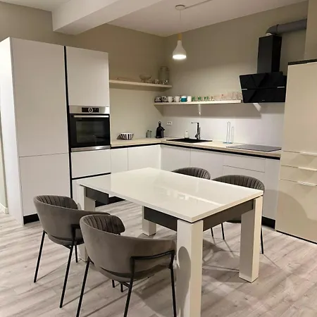 Modern Scandinavian Kodra E Diellit 2 Apartament