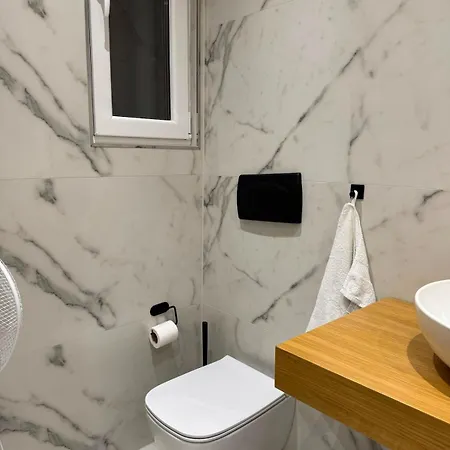 Apartament Modern Scandinavian Kodra E Diellit 2 *